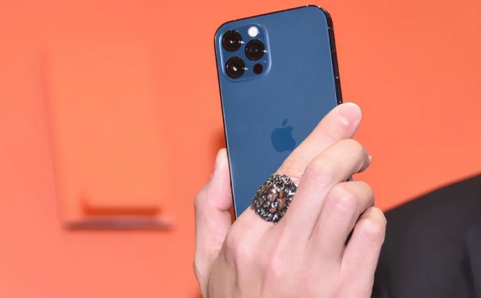 措美苹果手机维修分享iPhone12系列重启方法教程 